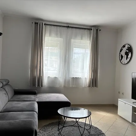 Mladeng * تروغير