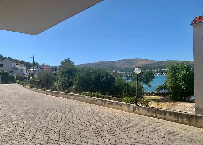 Mladeng Apartament Trogir