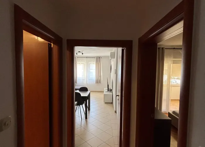 Mladeng Apartament *