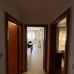 Mladeng Apartment *